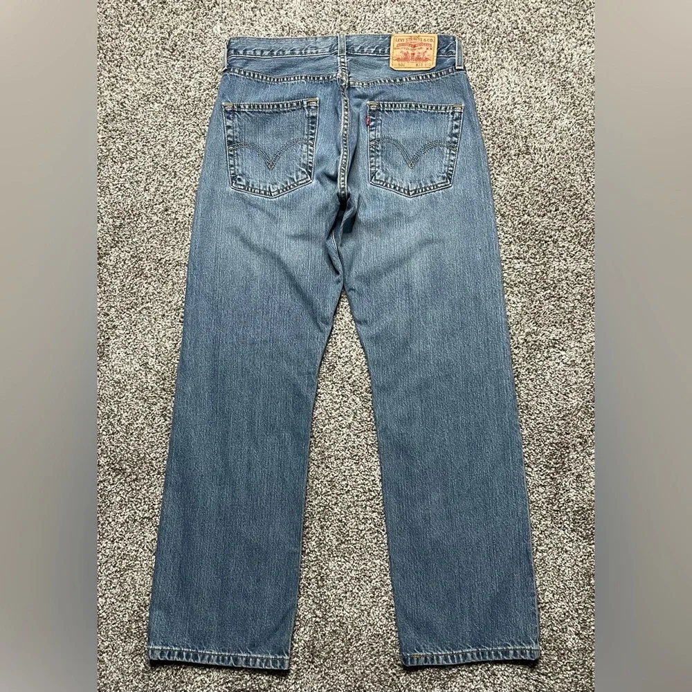 Levi's 501 Original Fit Medium Wash Button Fly Straight Jeans W33 L30